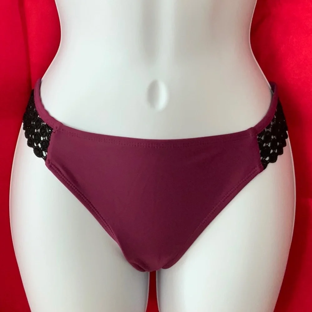 Swimsuit - Picture 3 of 4